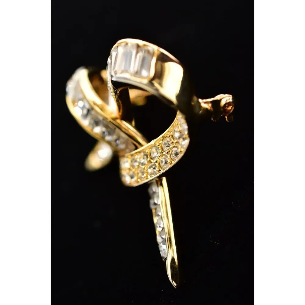 Vintage Crystal Heart Pretzel Knot Pin Brooch Baguette Rhinestone Gold 1980s 9B
